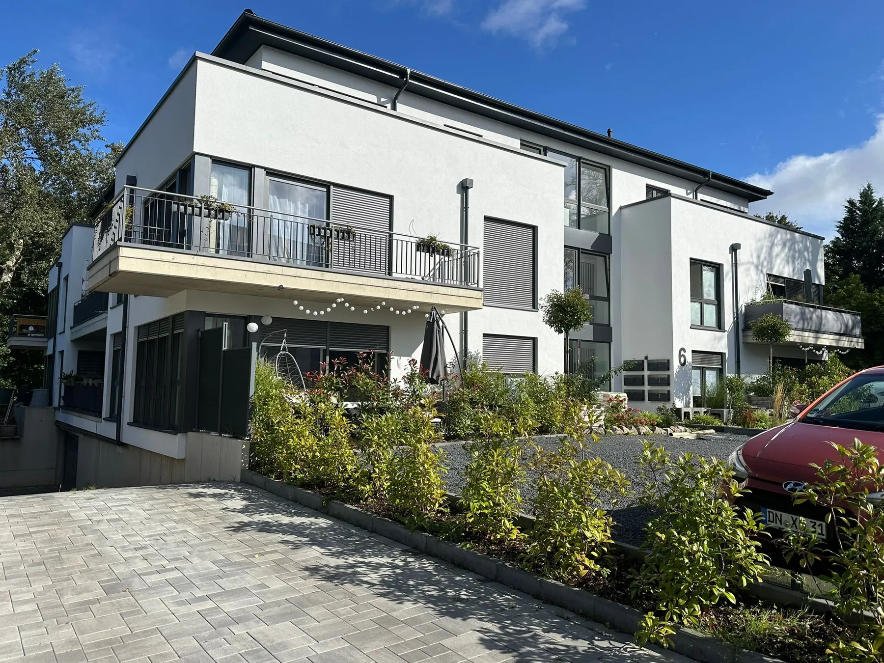 Außenputzarbeiten an einem Einfamilienhaus durch den Meisterbetrieb Kanat