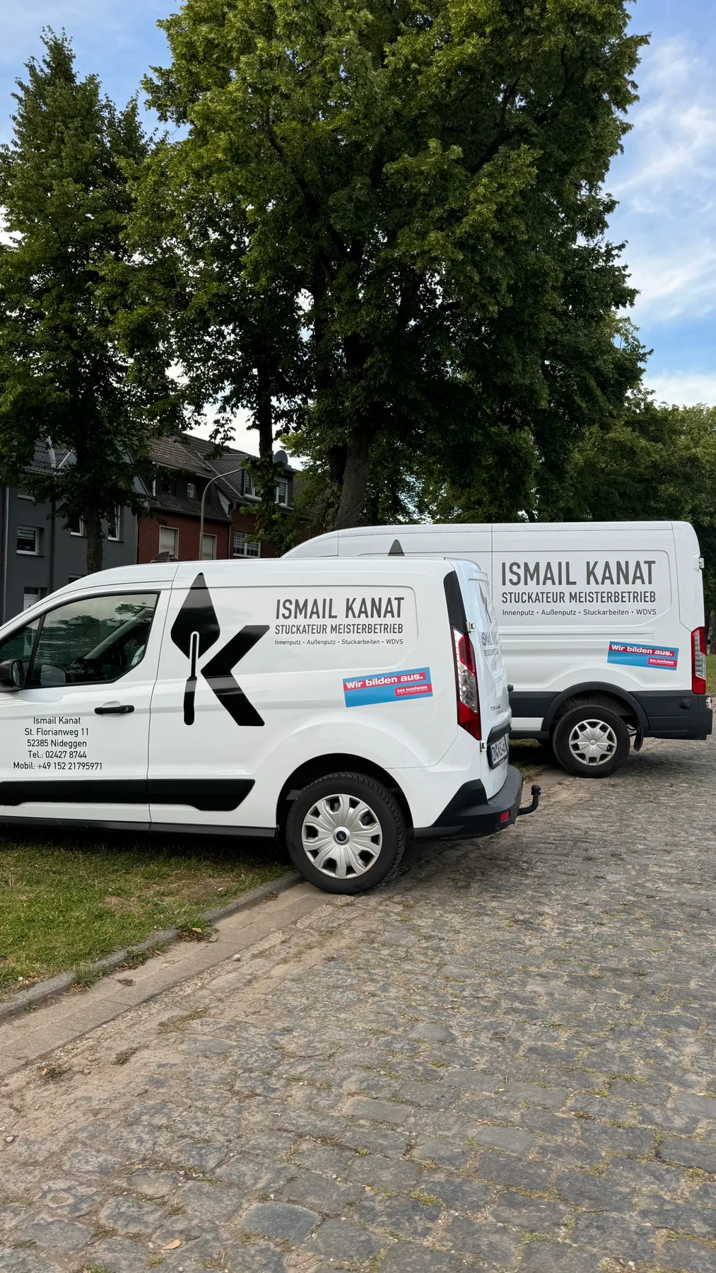 Gebrandete Firmenfahrzeuge des Stuckateur-Meisterbetriebs Ismail Kanat